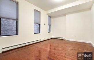 932 8 AVE