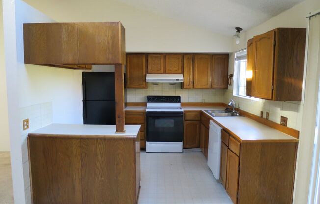 Charming 3 bedrooms 1.75 baths Rambler Home For Rent.