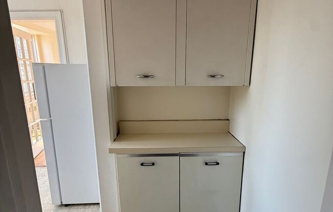 2 beds, 2 baths, 1,303 sqft, $2,200, Unit New King Edward  401