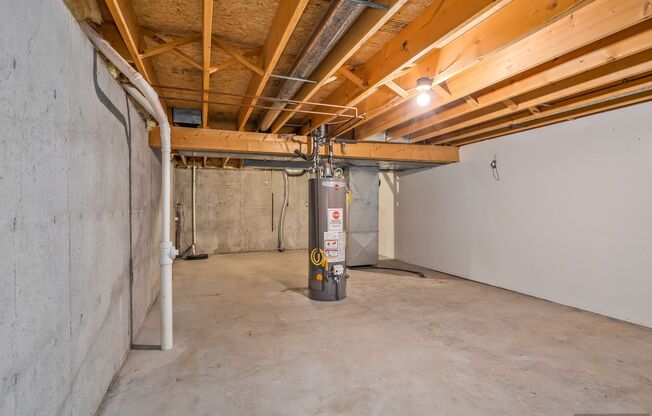 2 beds, 1 bath, 1,050 sqft, $1,599, Unit 3951 - 37