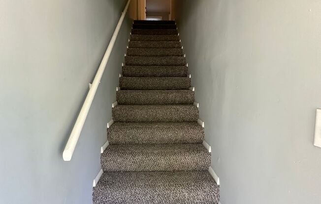 336 North Grand Avenue West