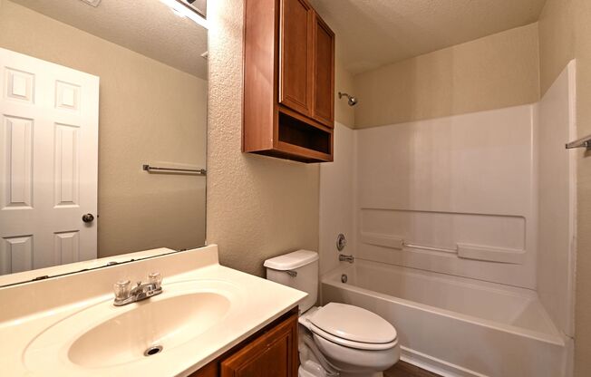 3 beds, 2 baths, $1,550