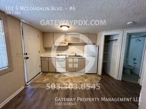 102 S McLoughlin Blvd