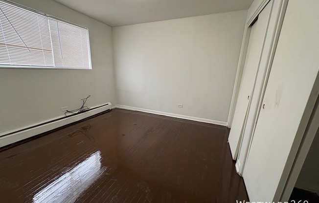 1465 E 69 ST