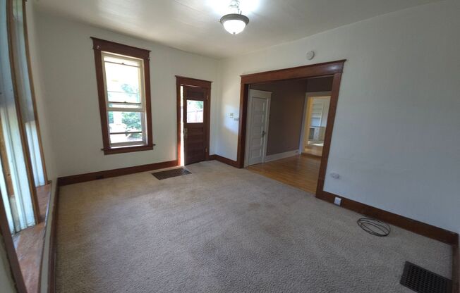 3 beds, 1 bath, $4,800