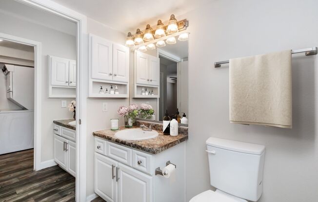 2 beds, 1 bath, 925 sqft, $1,349, Unit 10208