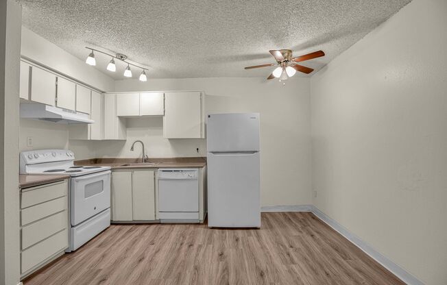 1 bed, 1 bath, 415 sqft, $1,325, Unit 760-55