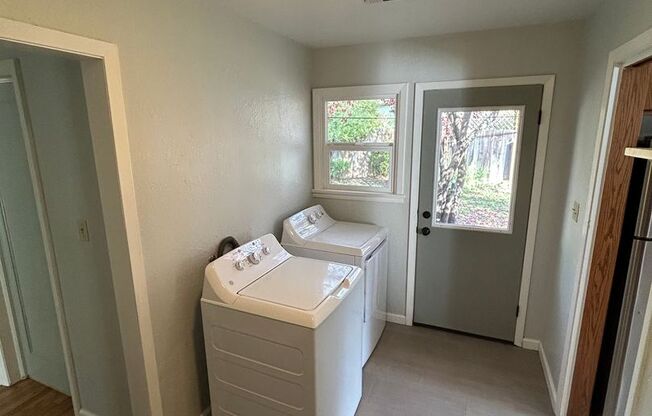 2 beds, 1 bath, $1,895