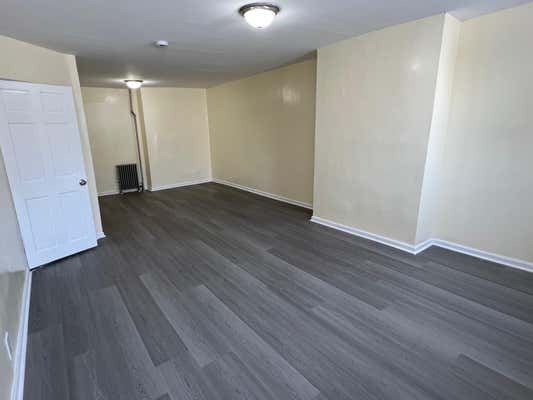 114 7 JAMAICA AVE