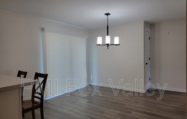 2 beds, 1 bath, 900 sqft, $1,425