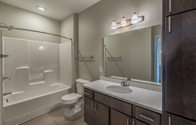 3 beds, 2 baths, 1,301 sqft, $1,725, Unit 302