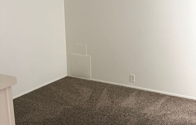 Studio, 1 bath, $995, Unit 04