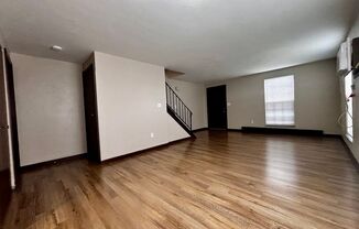 2 beds, 1.5 baths, $1,195, Unit 1276 Sanlor Ave 1