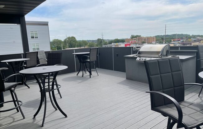 Studio, 1 bath, 582 sqft, $1,175, Unit 319