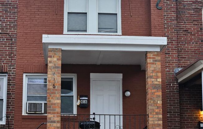 Charming row home in the heart of Upper Darby, voucher holders welcome!