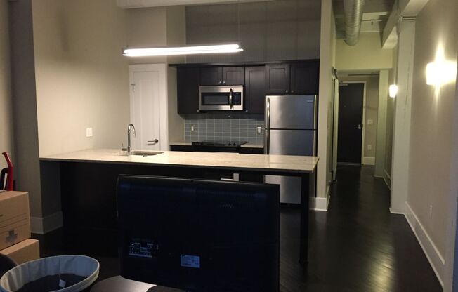 1 bed, 1 bath, 671 sqft, $1,450, Unit 5E