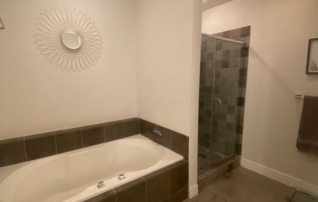 Studio, 1 bath, $2,200, Unit 1212