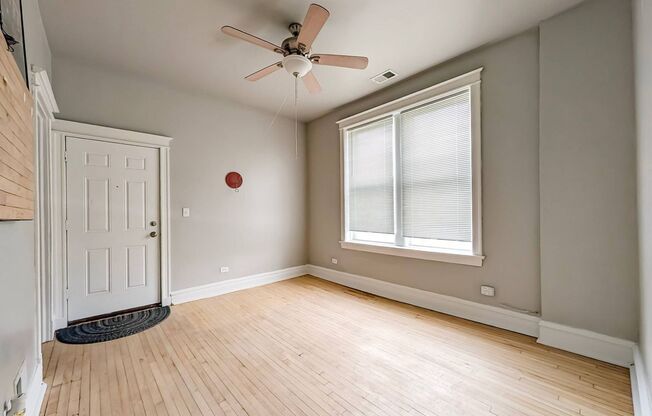 2 beds, 1 bath, 932 sqft, $1,475, Unit 2R