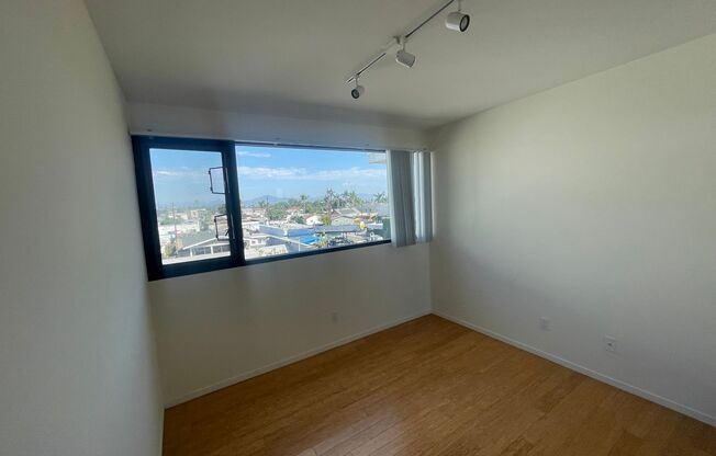 2 beds, 1 bath, 950 sqft, $3,595, Unit 20