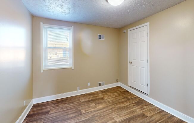 3 beds, 2 baths, 1,800 sqft, $1,939, Unit 2500