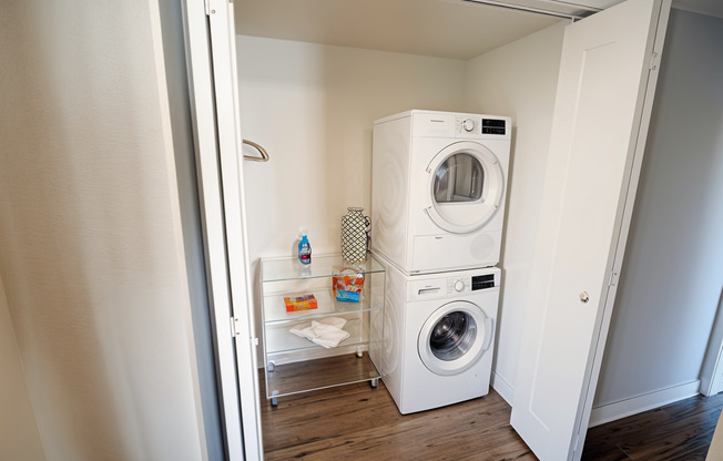 2 beds, 1 bath, 790 sqft, $1,450, Unit 408