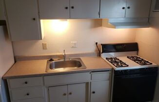 2 beds, 1 bath, $995