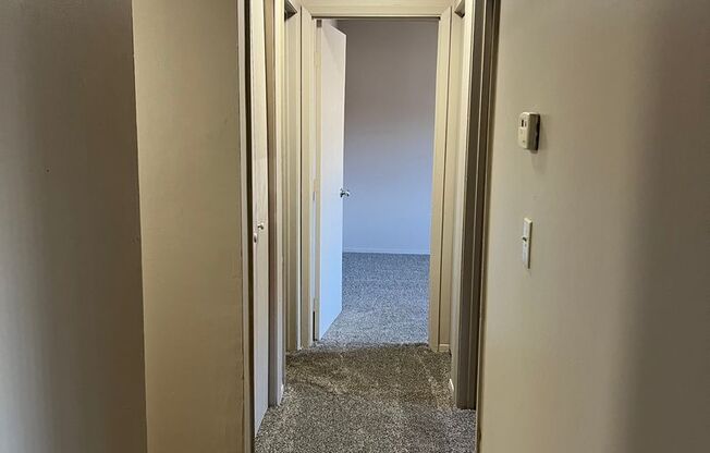 2 beds, 1 bath, 850 sqft, $1,120, Unit #5
