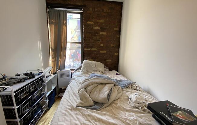 441 E 12 ST
