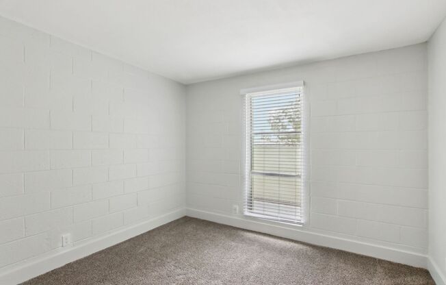 2 beds, 1 bath, 748 sqft, $1,649, Unit E67