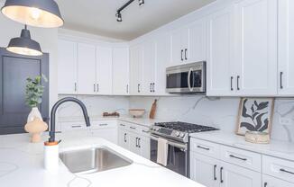 3 beds, 2 baths, 1,330 sqft, $3,100