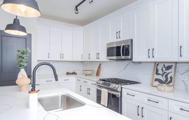 3 beds, 2 baths, 1,330 sqft, $3,100