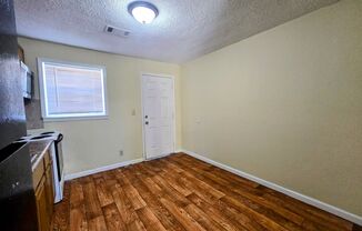 2 beds, 1 bath, $825