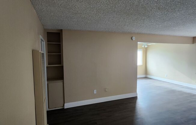 2 beds, 1 bath, 1,056 sqft, $2,100