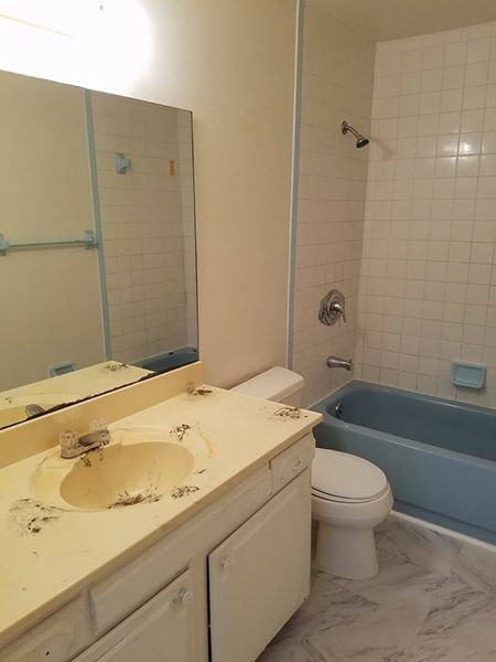 2 beds, 1 bath, $750, Unit 207