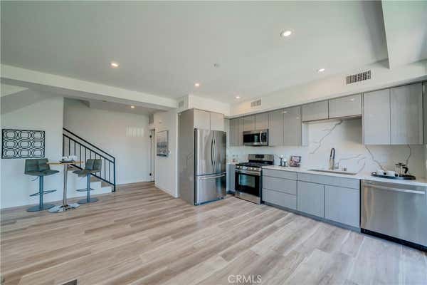 3 beds, 3 baths, 1,300 sqft, $3,499, Unit 301