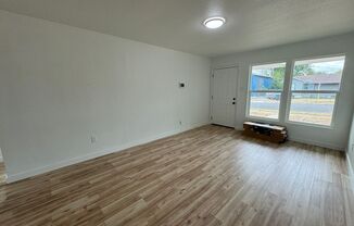 2 beds, 1 bath, $1,100