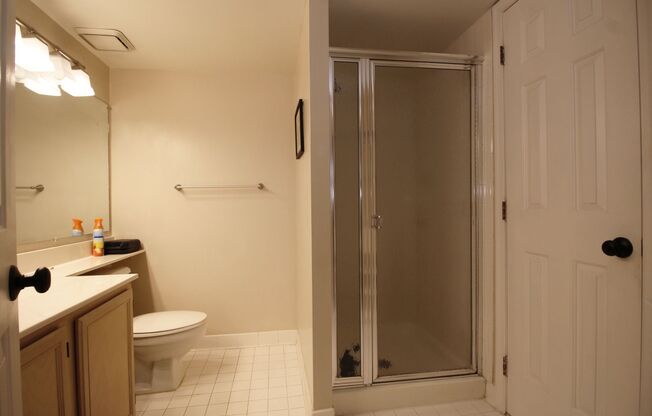 2/2 Condo Braddock Place
