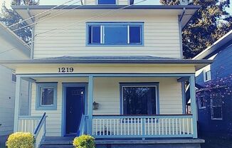 Fully Furnished Historic and Modern 3-Bedroom Home in Tacoma!