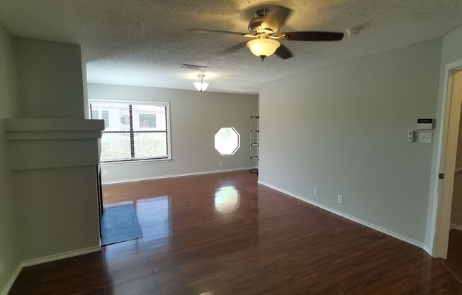 3 beds, 2.5 baths, $1,685