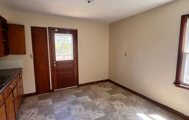 5864-5864A N. 42nd St.