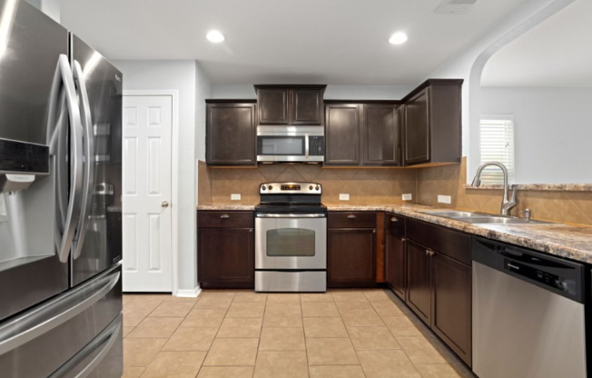 2311 S RIM