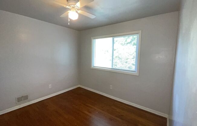 2 beds, 1 bath, $995