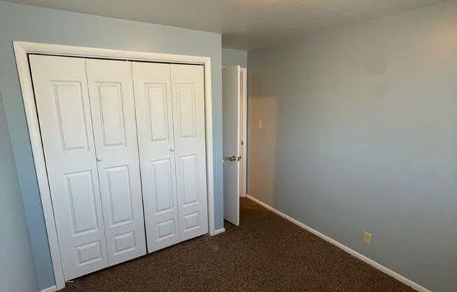 3 beds, 1 bath, 1,000 sqft, $1,295, Unit Unit 6