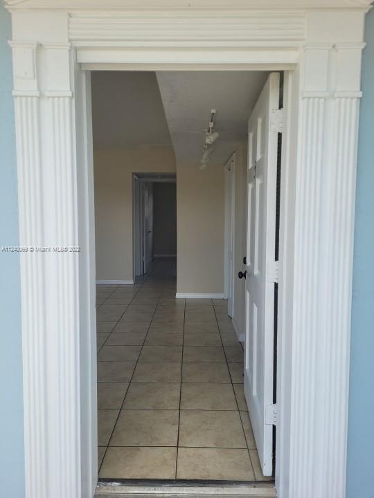 1800 NE 170 ST