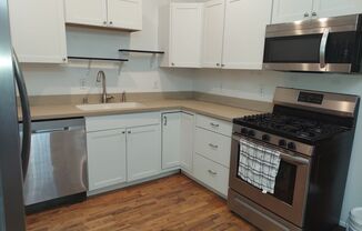 2 beds, 1 bath, $899, Unit 03