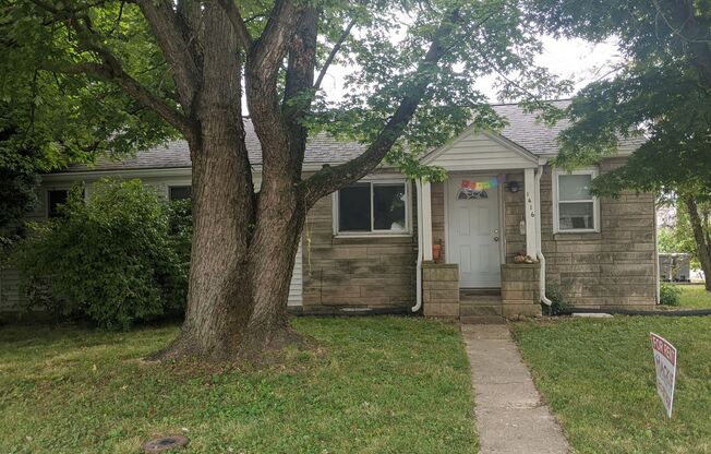 3 bedroom, 1 bath home: Available August 2024!