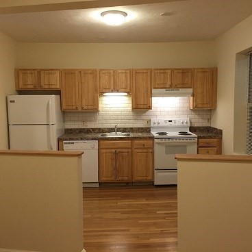 3 beds, 1 bath, 850 sqft, $4,200, Unit 5(3B)