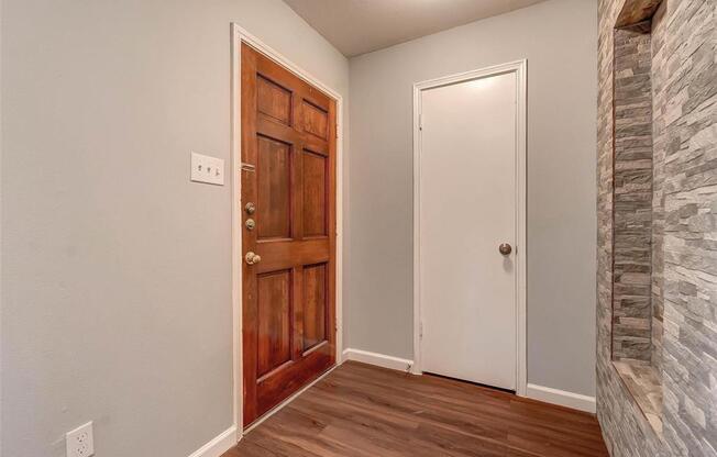 13168 TRL HOLW DR