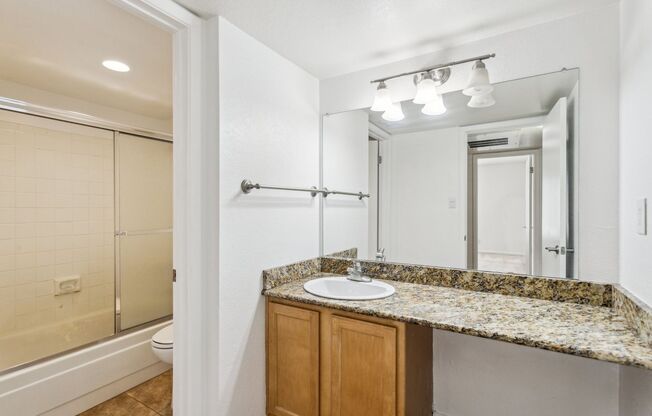 2 beds, 2 baths, $1,395, Unit #1043