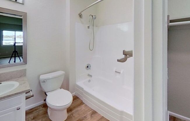 2 beds, 2 baths, 875 sqft, $2,595, Unit D01
